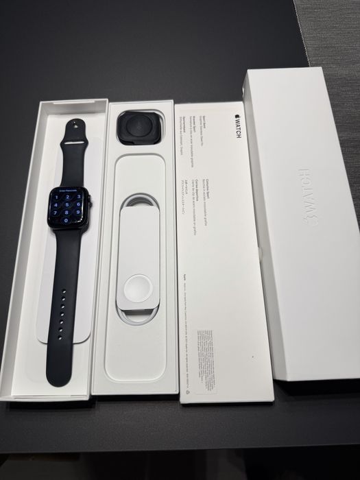 Apple Watch Series 7 (45mm) – алуминиев корпус, батерия 71%, с кутия