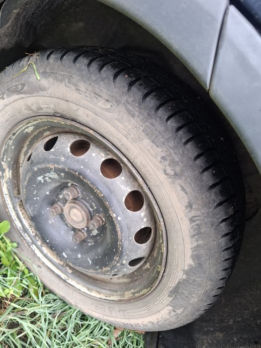 Vand 4 roti R 14 opel au anvelope 175 65 14 iarna bune dot 2023