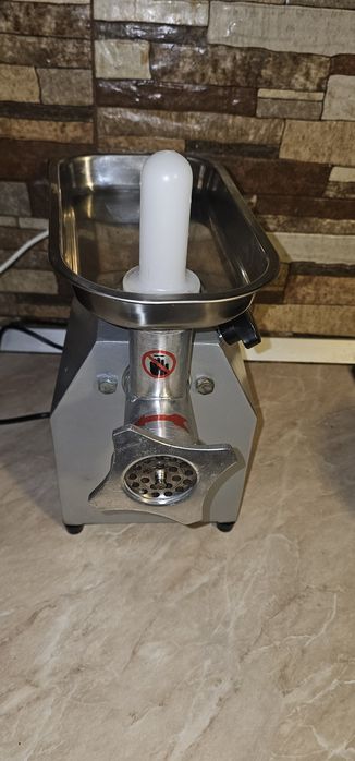 Masina de tocat carne profesionala