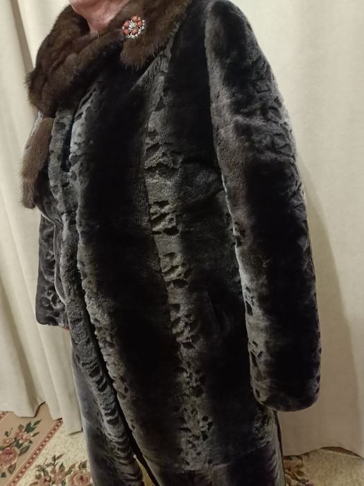 Продам мутоновую шубу