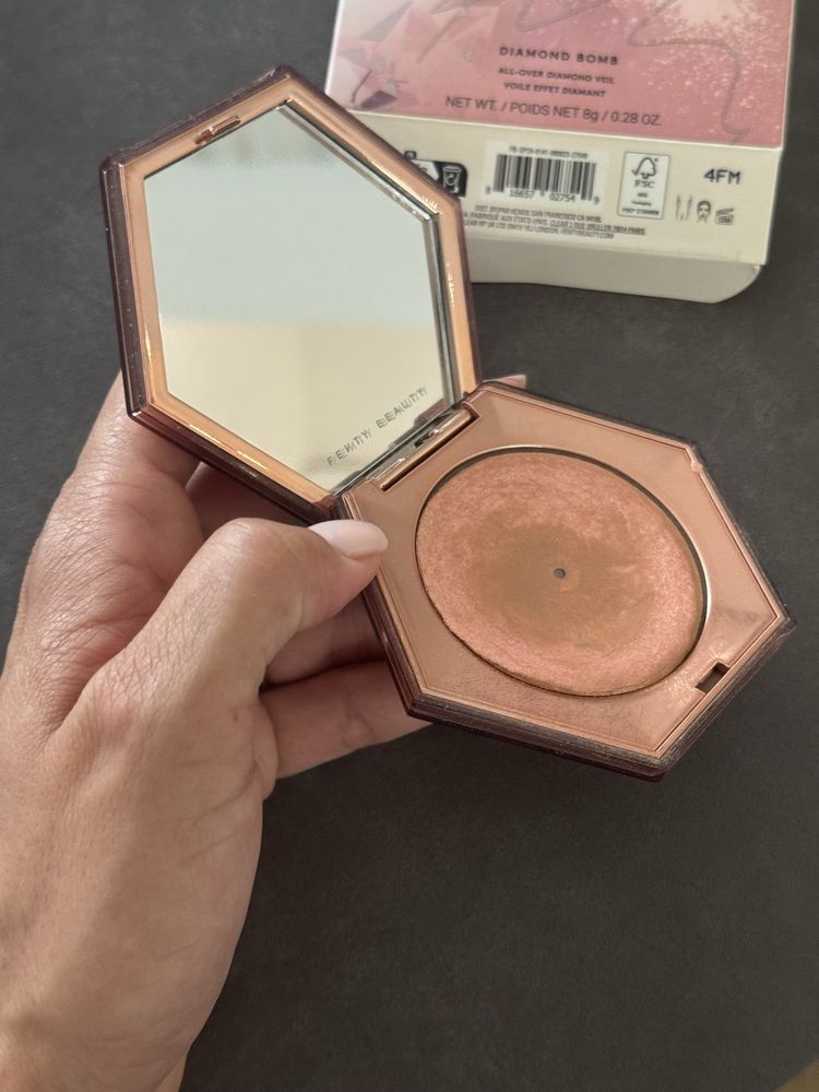 Fenty Beauty Хайлайтър
