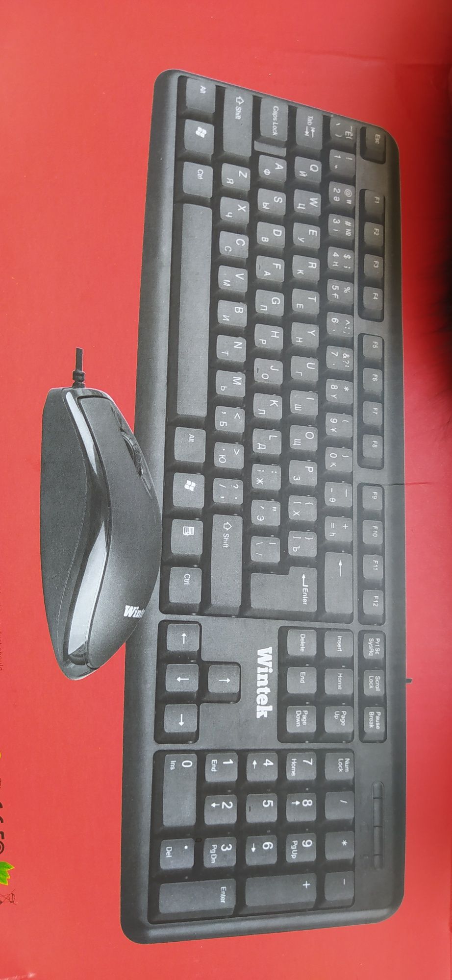 Новая клавиатура (+ мышь) в комплекте