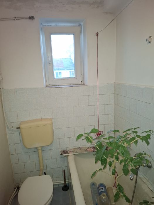 Vând apartament 3 camere, 3/3, șarpantă, boxă, zonă ultracentrală