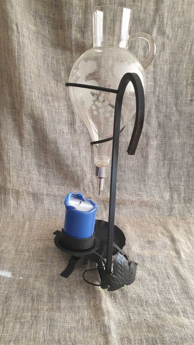 Филигранна сребърна старинна кутийка за бижута и 
 Декантер за вино