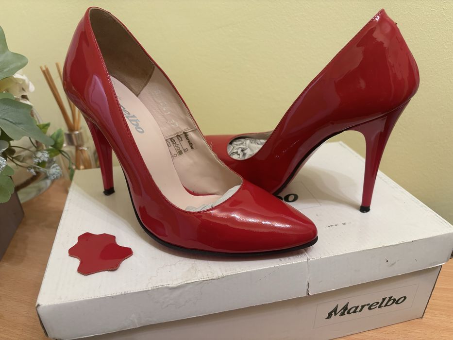 Pantofi stiletto din piele