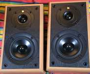 Vand boxe  de raft marca Kef