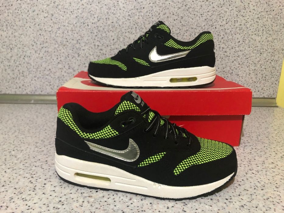 ОРИГИНАЛНИ *** Nike Air Max 1 Le Gs "Black Silver Volt"