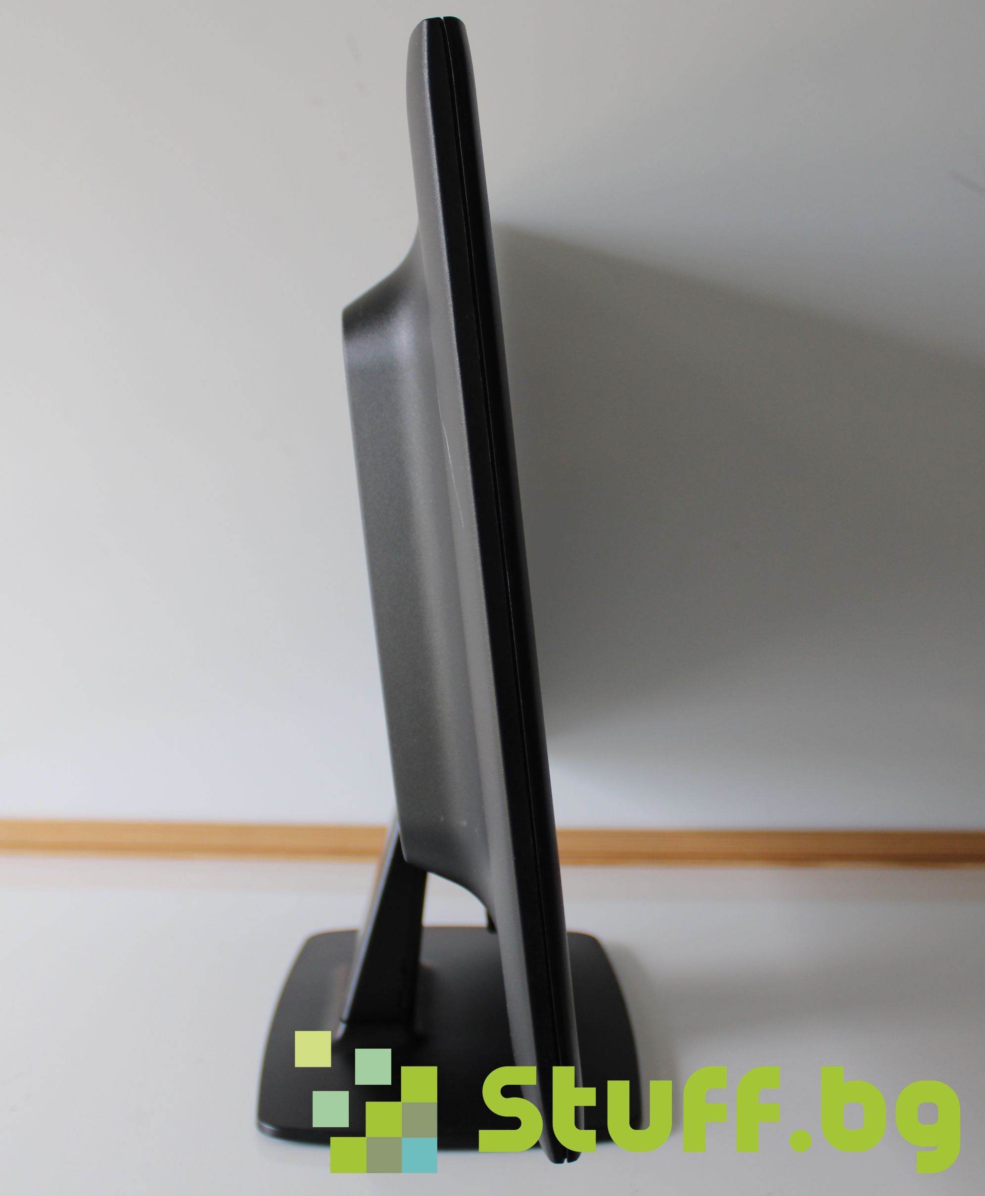 Монитор HP ProDisplay P221
