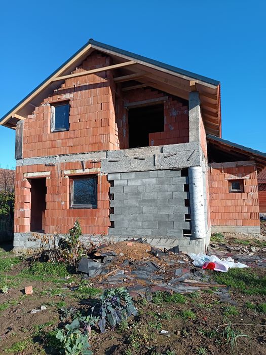 Vând casă nouă în Viile Satu Mare sau schimb cu apartament