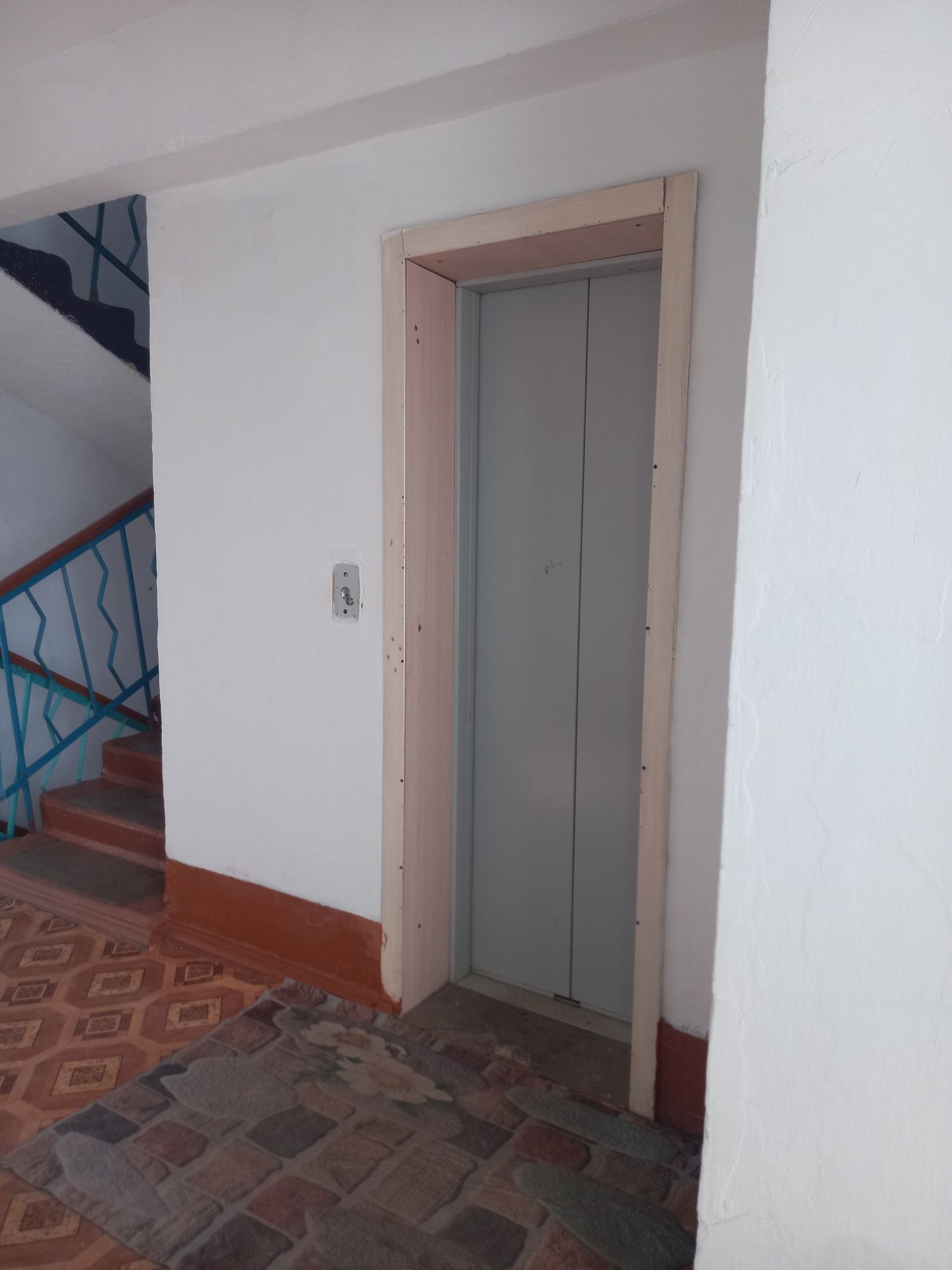 Продаётся ком Назарбаева 23а