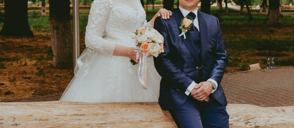 Rochie de mireasa si costum mire