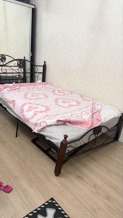 Отдам даром кровать