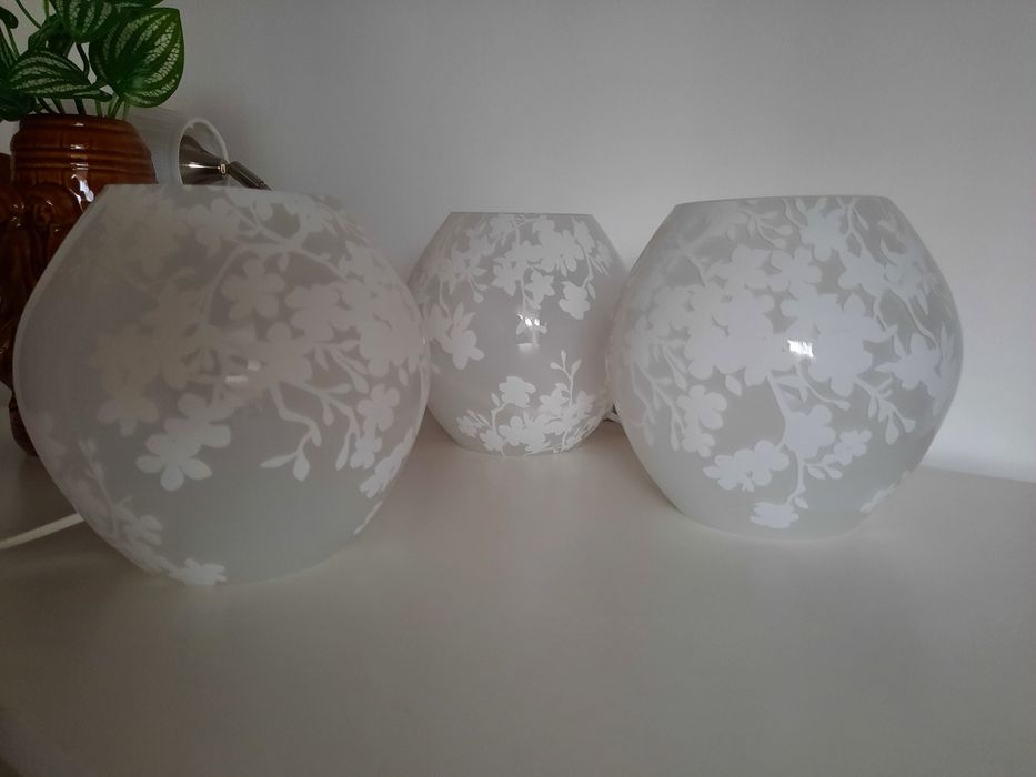 Vand set 3 veioze noi, nefolosite, din sticla, model deosebit