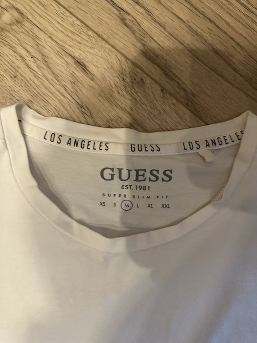 Tricou Guess original M fara defecte