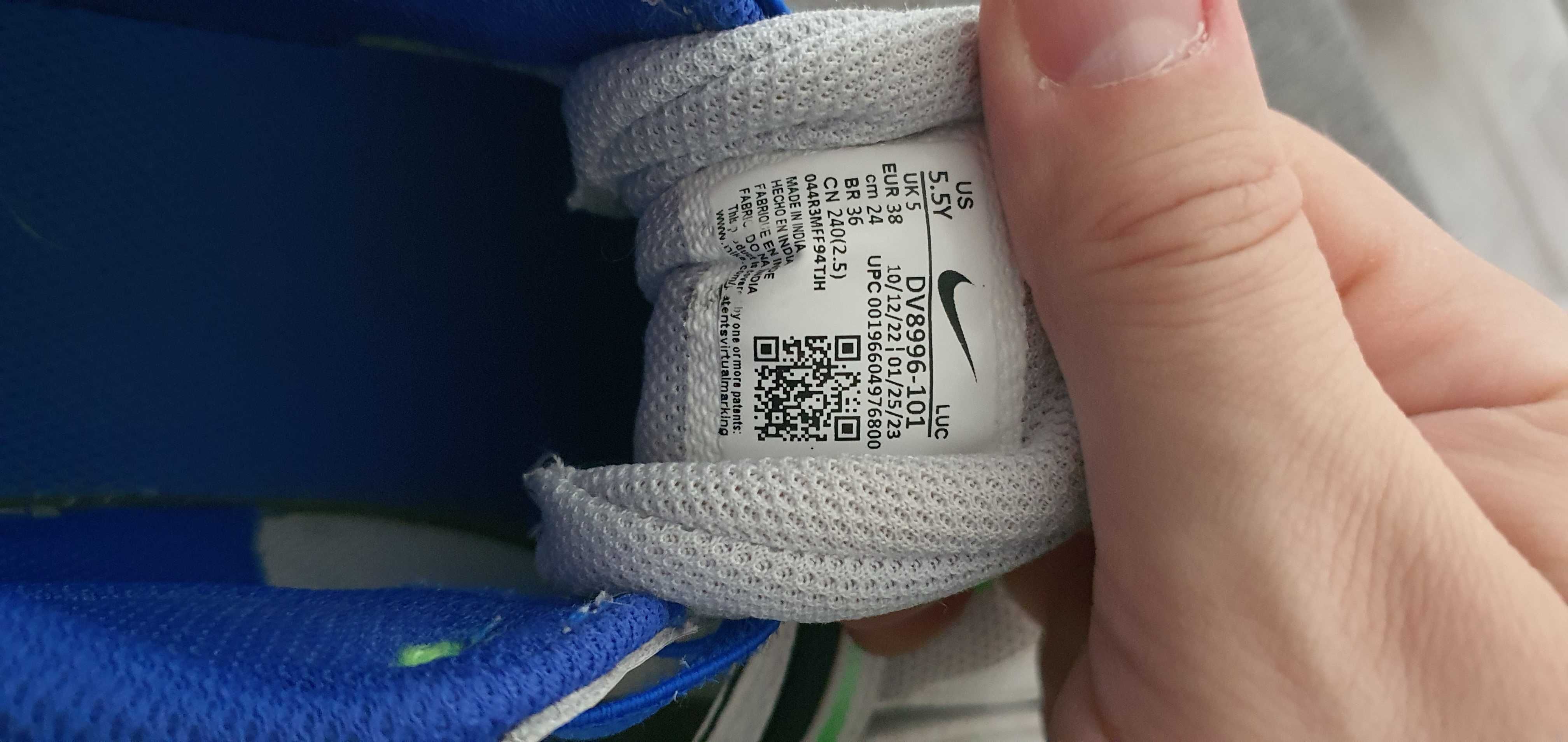 Маратонки Nike Team Hustle с кожа.