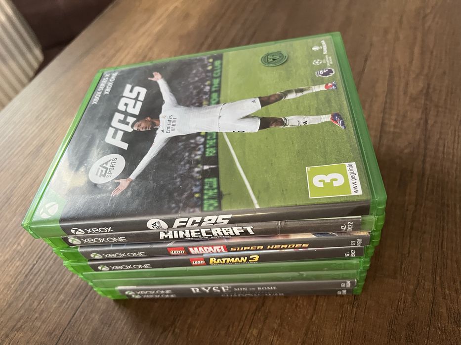 Vand/Schimb Xbox one s 600gb+8 jocuri+ 3 controllere