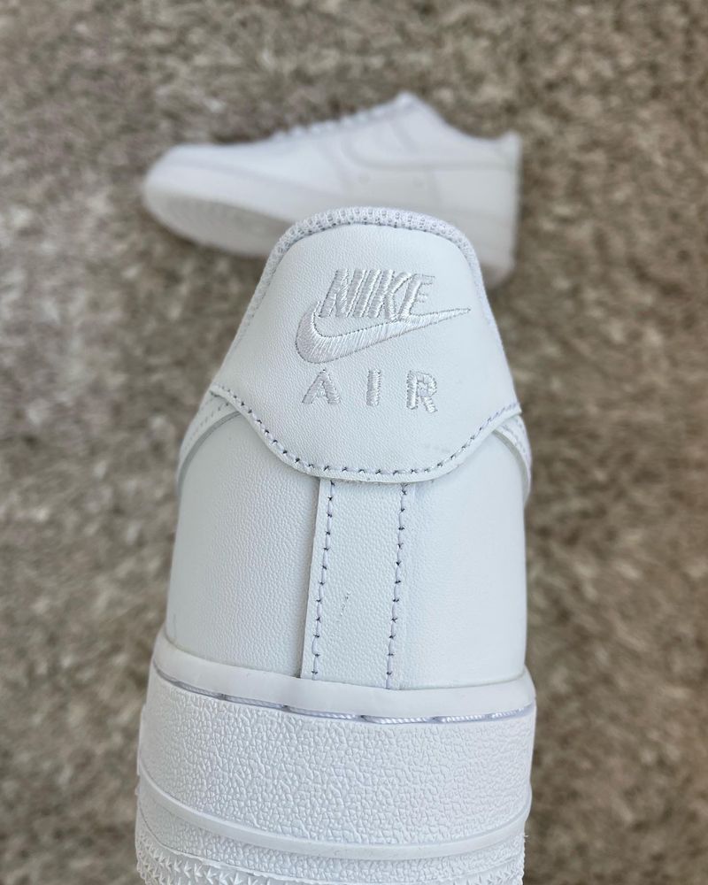 Nike Air Force 1 Triple White