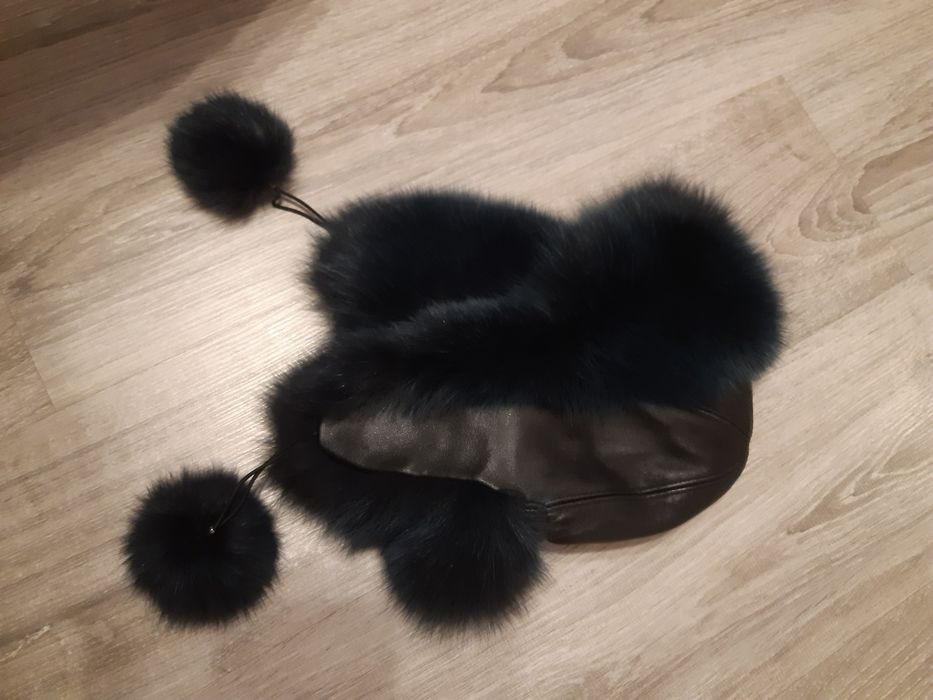 Caciula blana naturală piele ciucuri