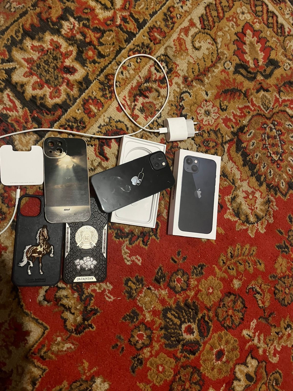 iPhone 13 новый.