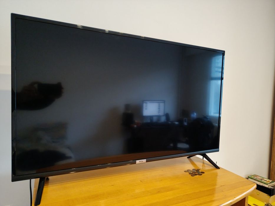 TCL 40ES560 smart TV