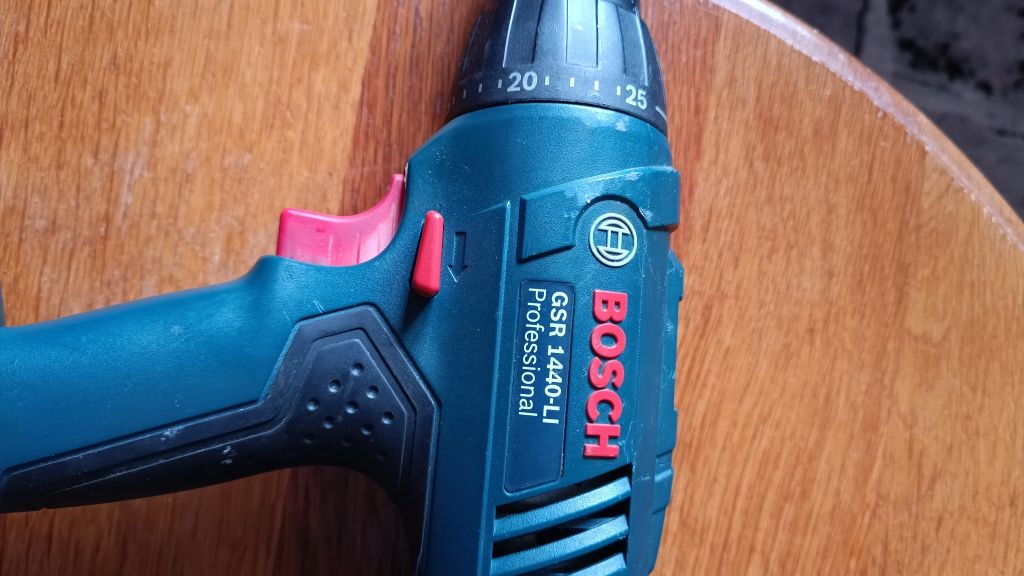 Винтоверт Bosch GSR 1440-li