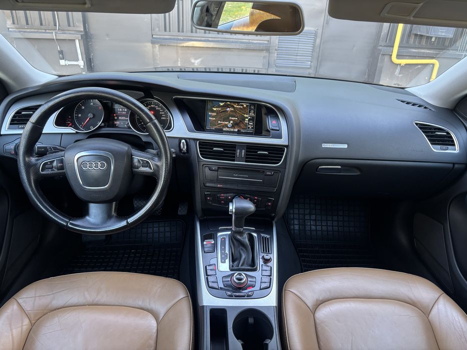 Anunt Audi A5 / 2.0 /143 cp / 2011  / Xenon / interior piele / import
