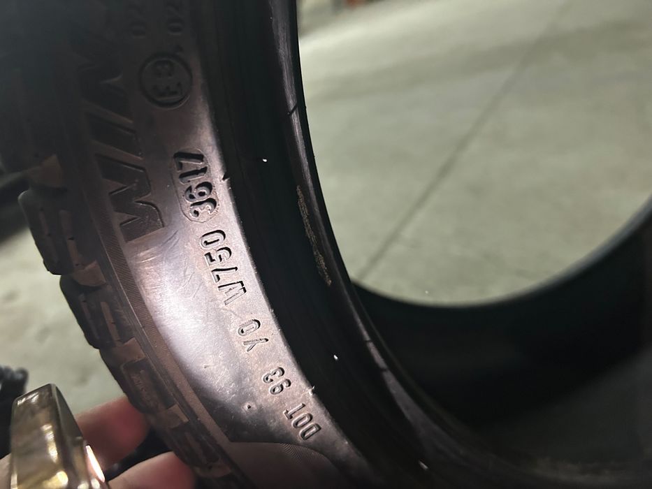 PIRELLI Зимни гуми 275/35/20