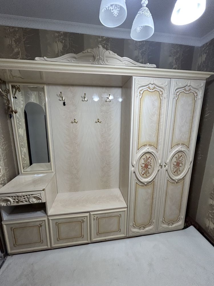 Шкаф для прихожей
