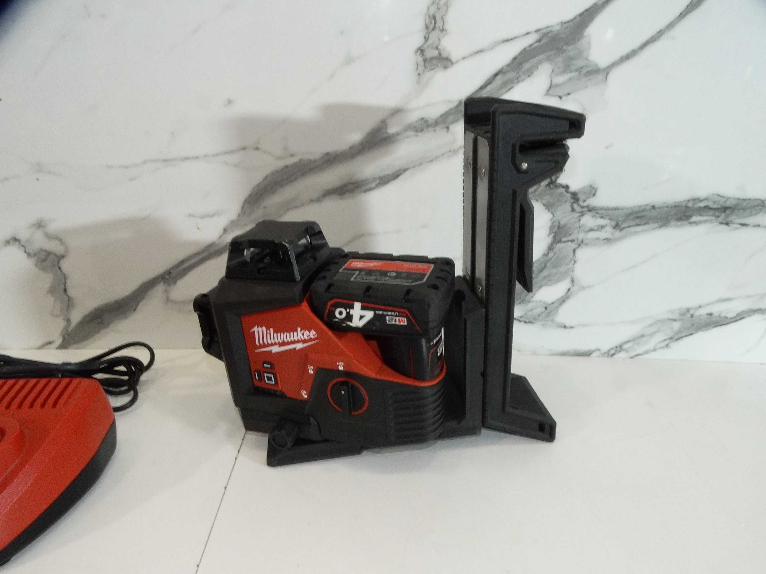 Milwaukee M12 3PL+ 4.0 Ah - Мултилинеен 3D лазер 3 x 360