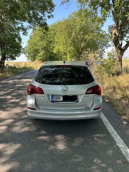 Opel Astra J 2011 1.7CDTI