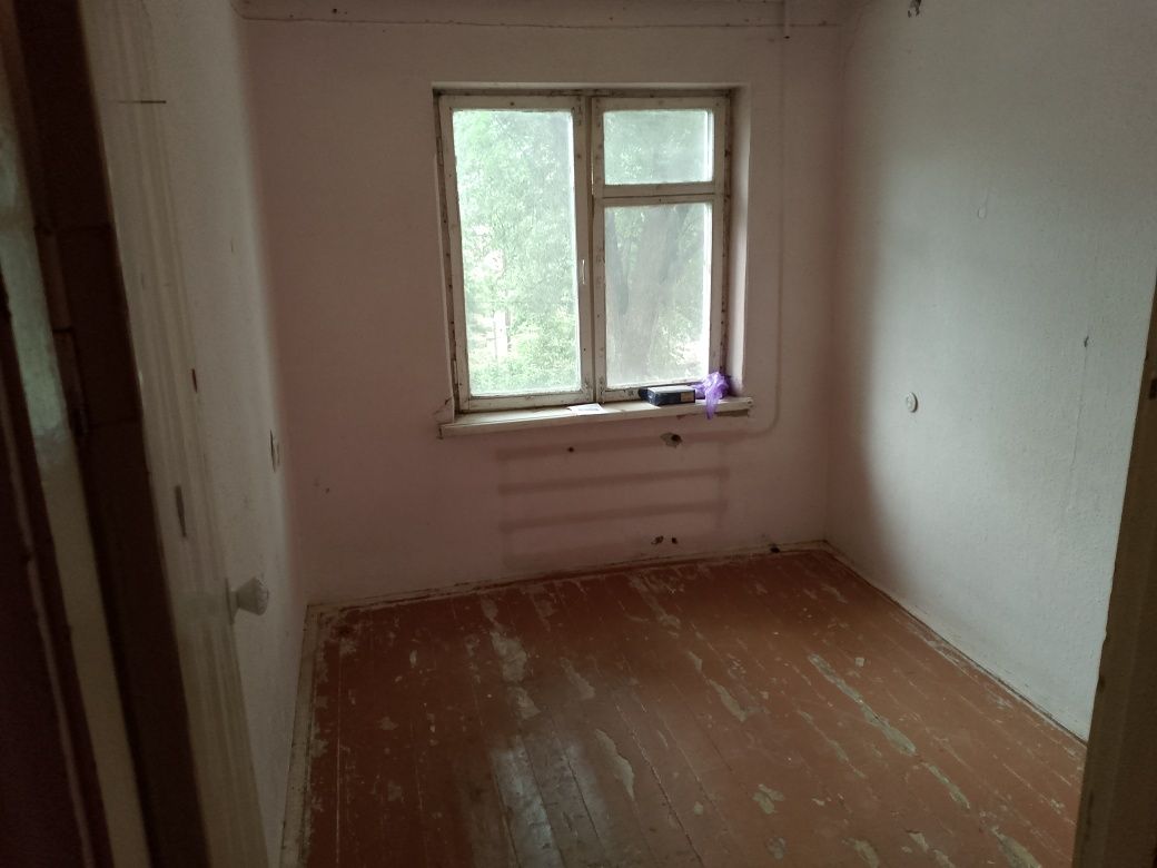 Продаётся Квартира 2х ком 3 этаж на Артыкова в Янгиюле