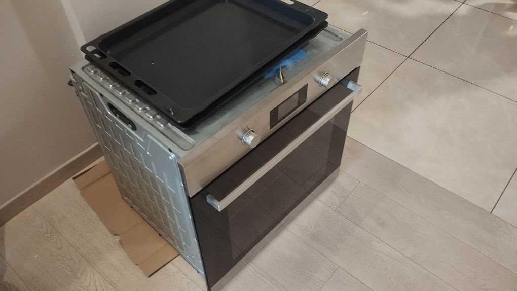 Продавам Фурна за вграждане Indesit IFW 6841 JH/IX , 71 литра , Push б