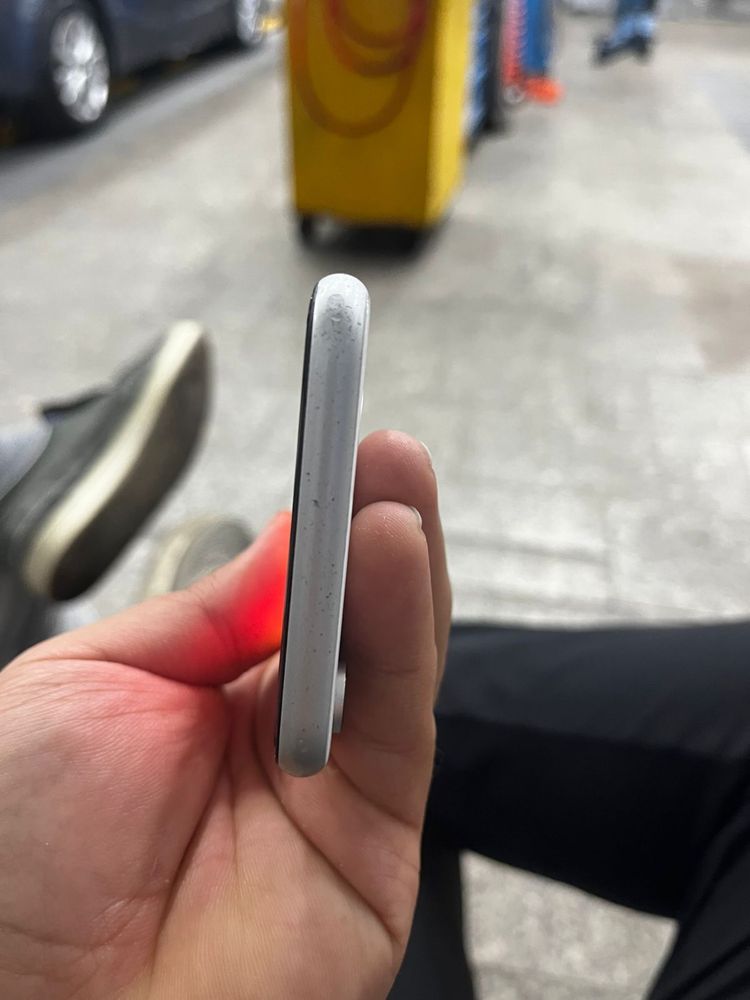 Продам Iphone XR 64GB
