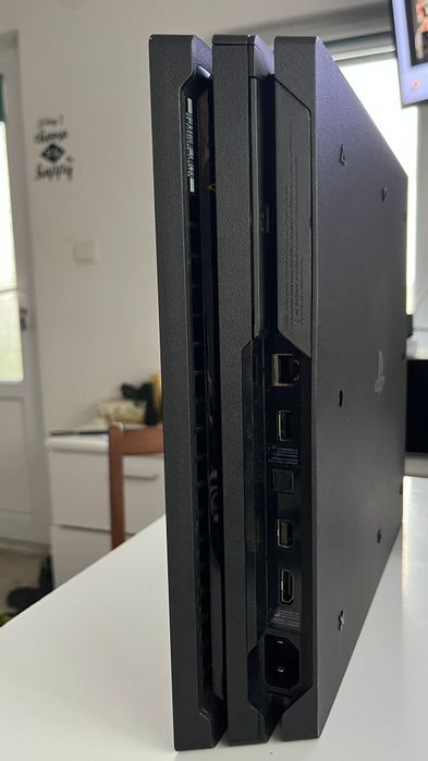 PlayStation PS4 Pro 1Tb + 5 JOCURI INCLUSE