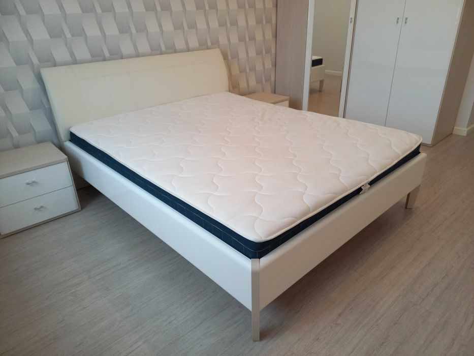 Кровать в хорошем состоянии