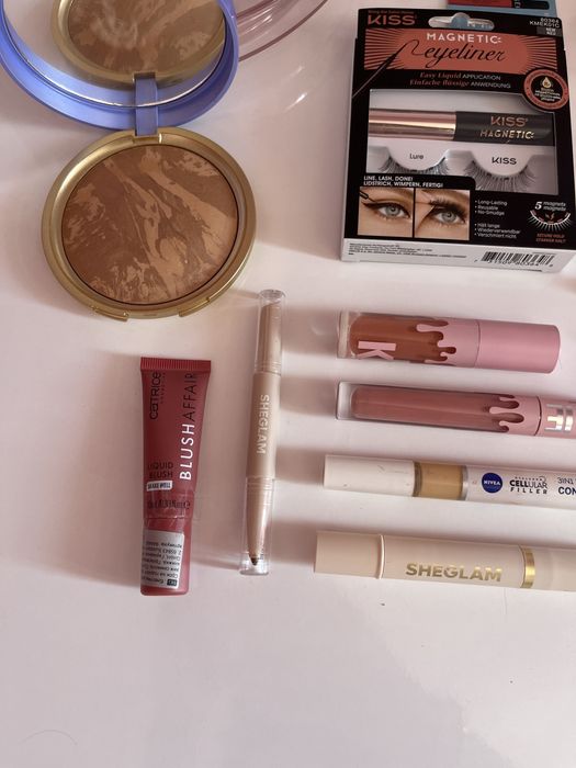 Декоративна Козметика: Huda, Dior, Fenty, MAC, Too Faced, Rare Beauty