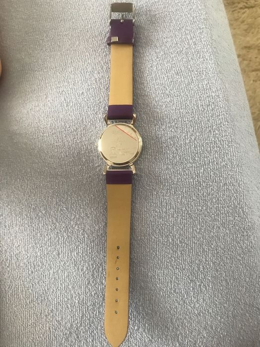 Лилав Часовник Avon