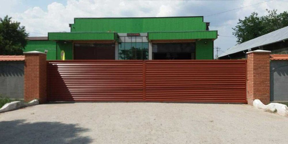 Garduri si porti din panou stil jaluzea de diferite modele la comanda