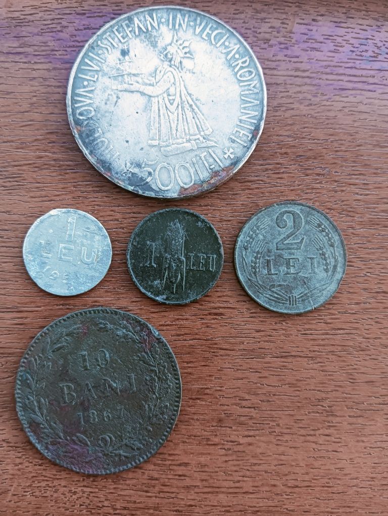 Monezi vechi  pentru cei interesați