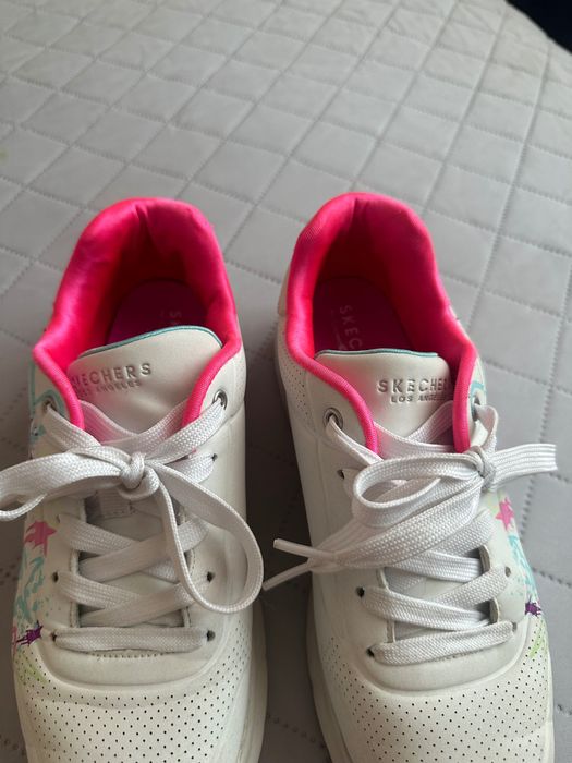 Намалени! Skechers бели маратонки