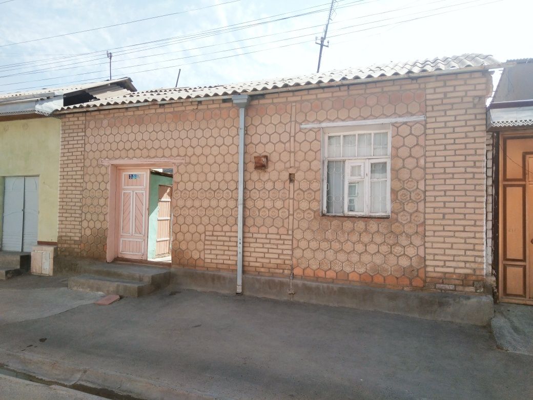 Ховли сотилади срочно!!