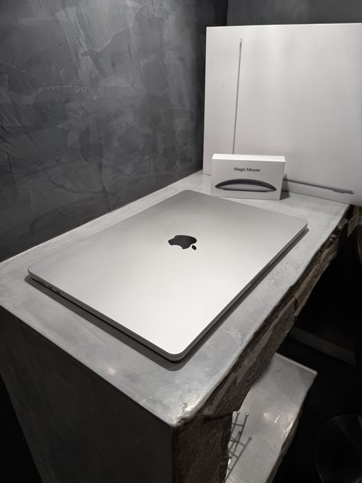 КАТО ЧИСТО НОВ Macbook Air M3 15.3"