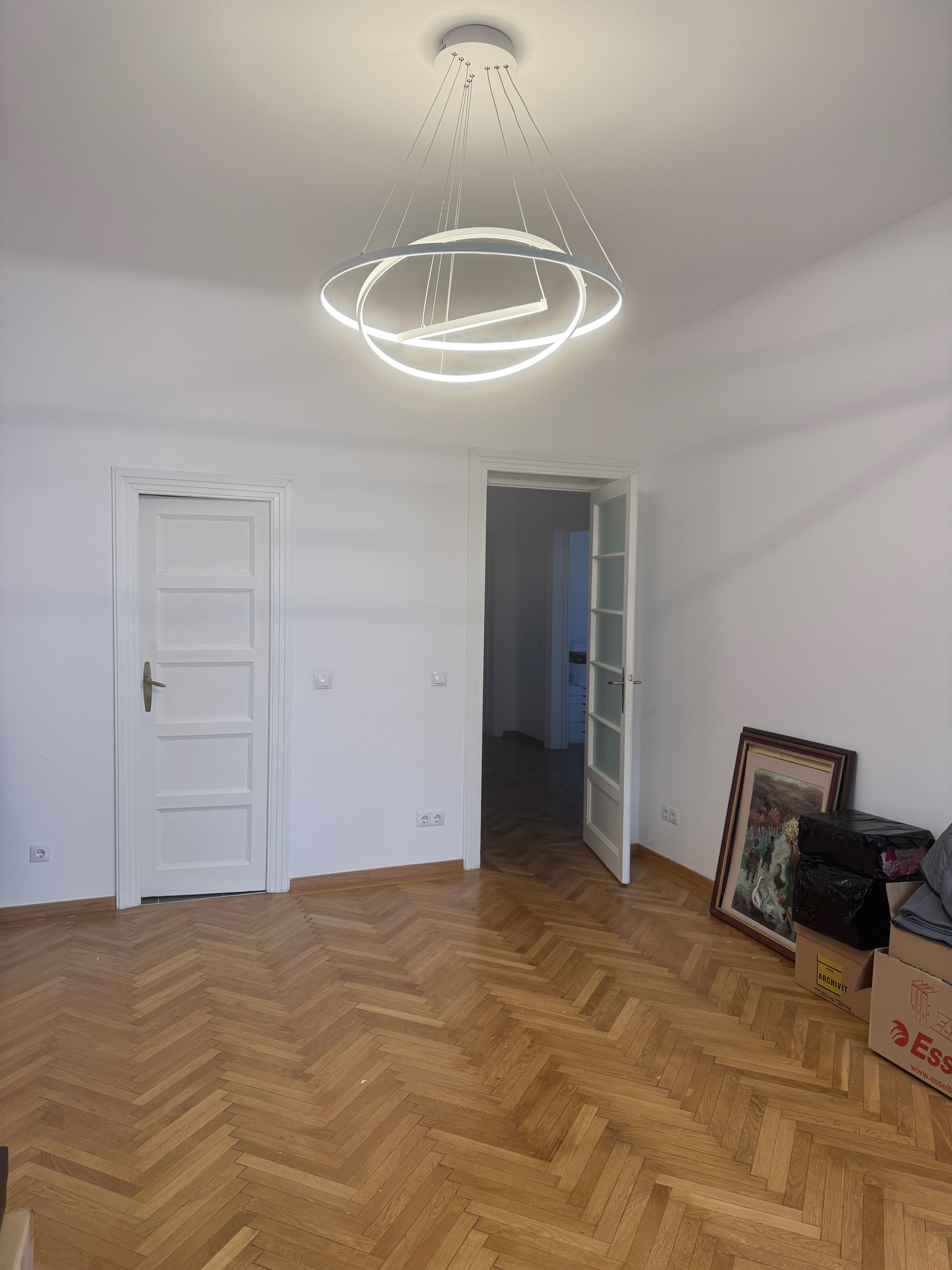 Ofer spre inchiriere   apartament de 3 camere Universitate