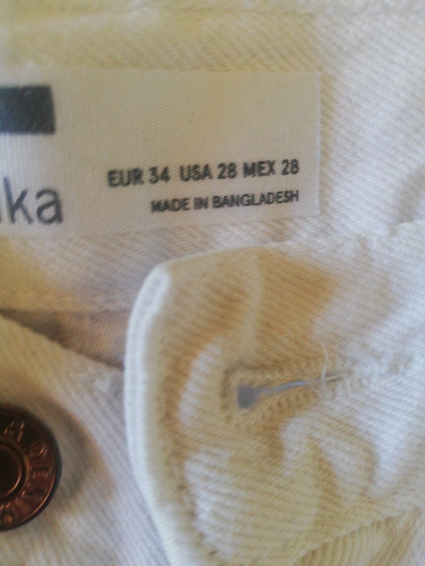 Къси дънкови панталони Bershka