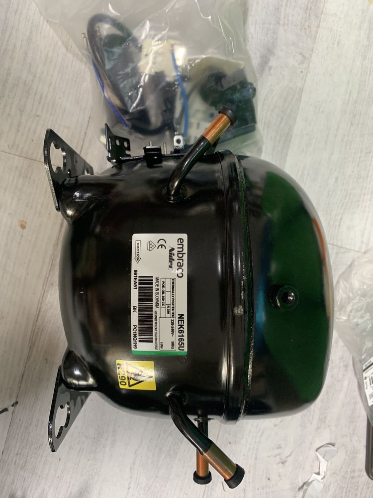 Motor embraco nek6165u compresor vitrina 465w -10 freon r290