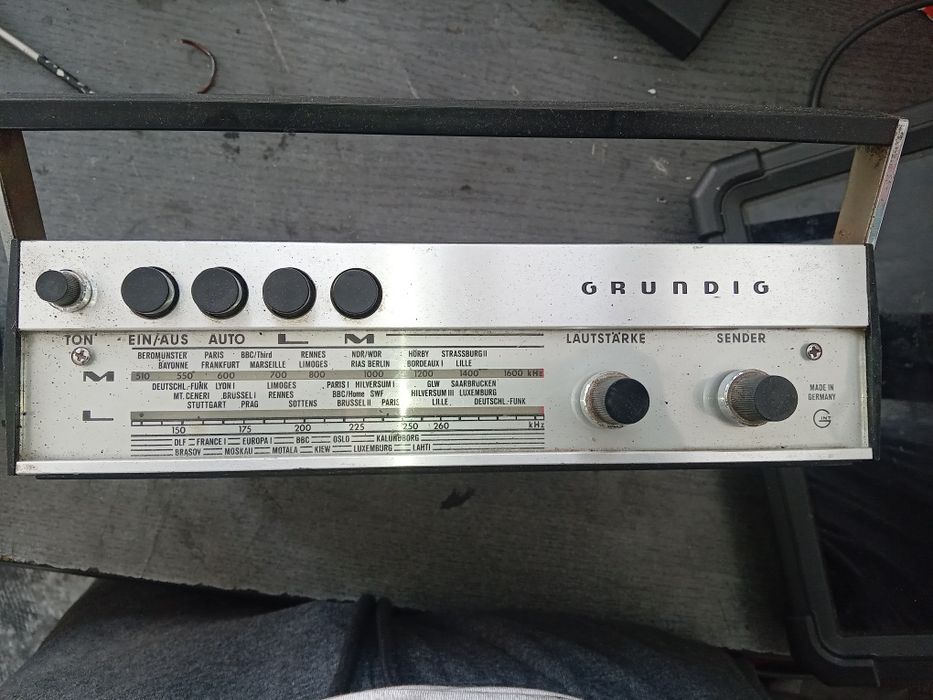 Radio vintage  gruding party boy