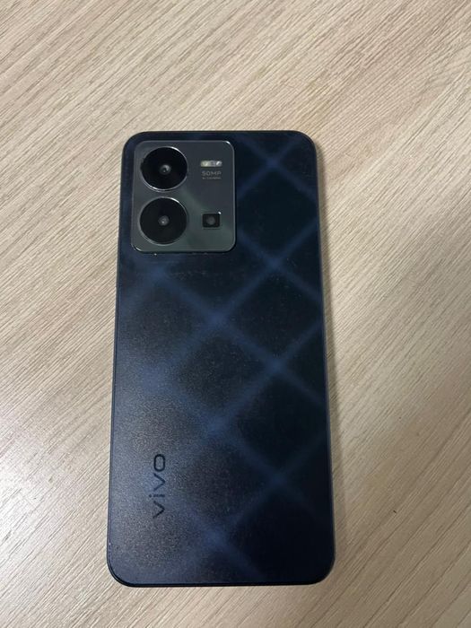 Vivo Y35 128гб состояние отличное зарядка держит долго