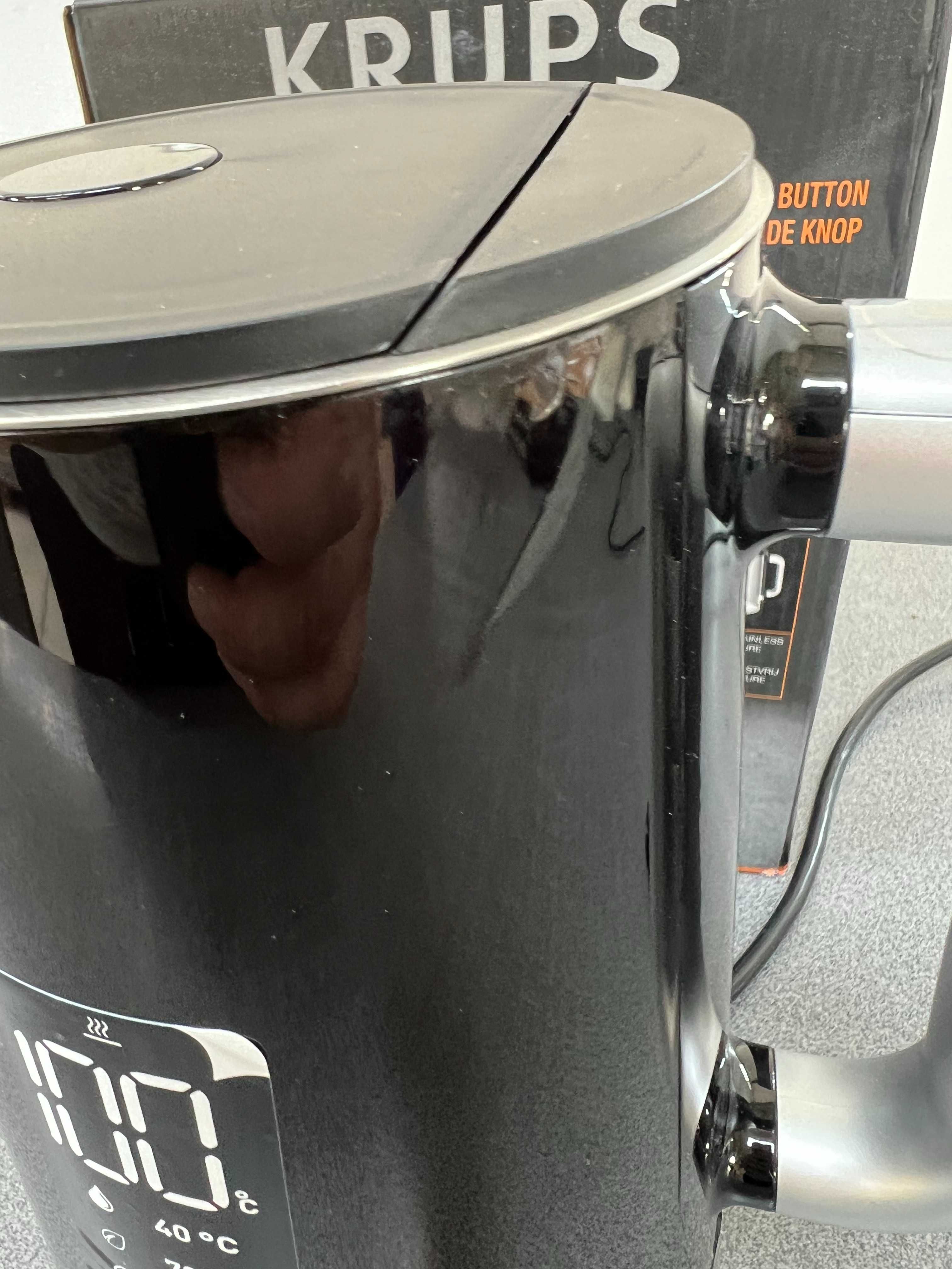 Чайник / Електрическа кана Krups Smart’n Light 1.5L (BW8018) 1700W