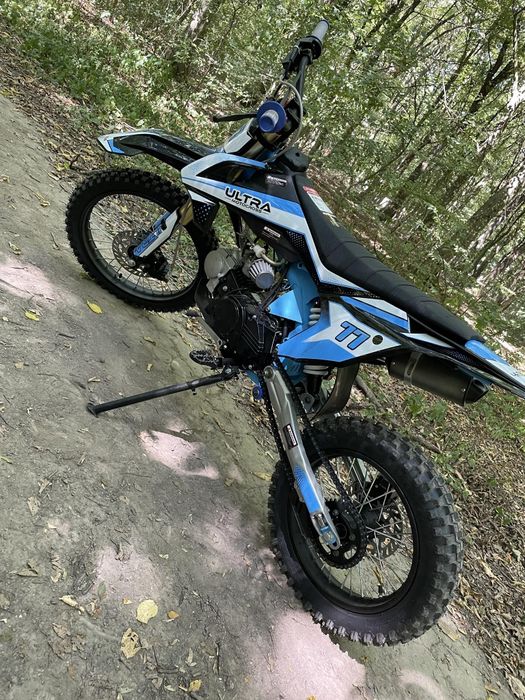 Vând sau schimb moto cross nou de 125 detalii la tel