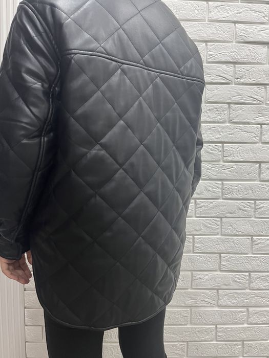 Продам женскую куртку бренда Bershka